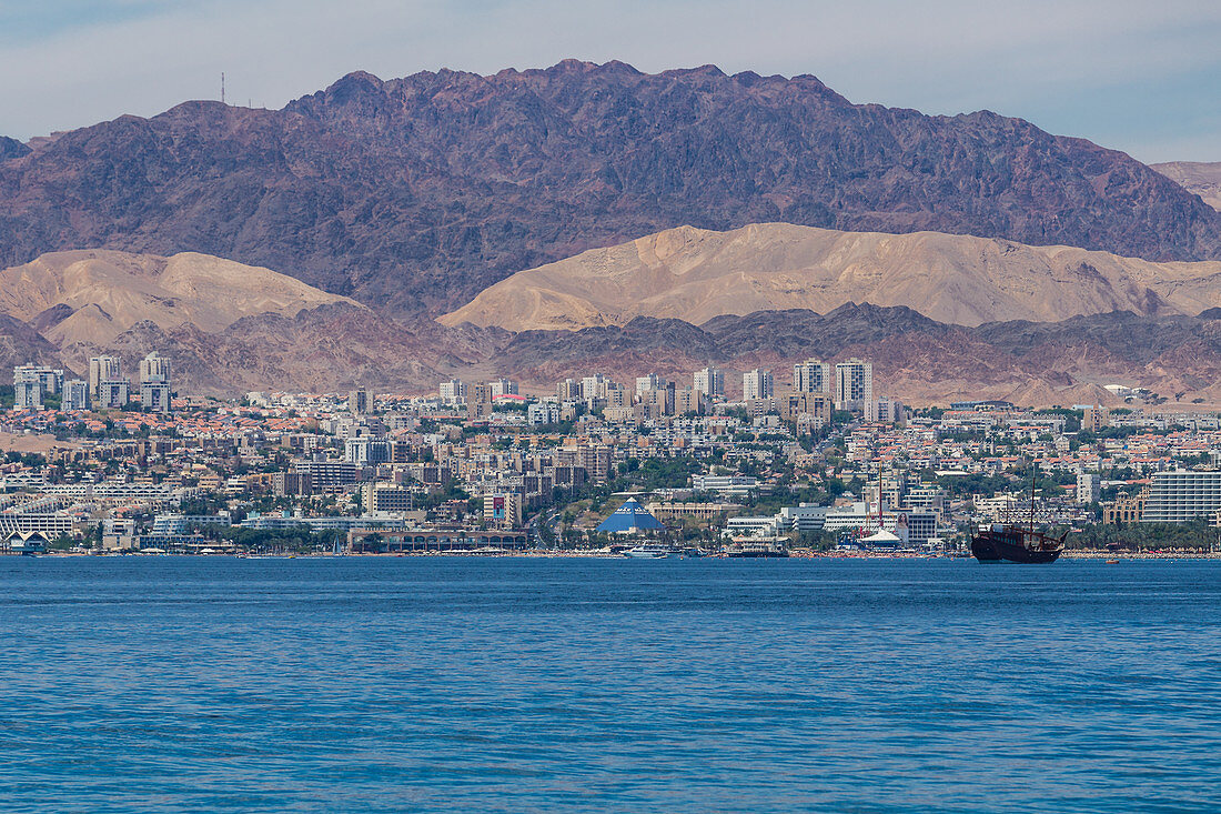 Blick von Aqaba in Jordanien nach Eilat in Israel