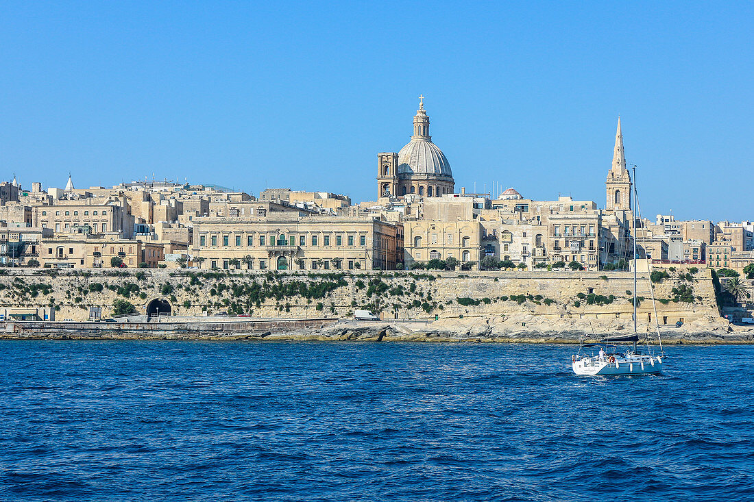 Blick vom Meer auf Valletta, Malta