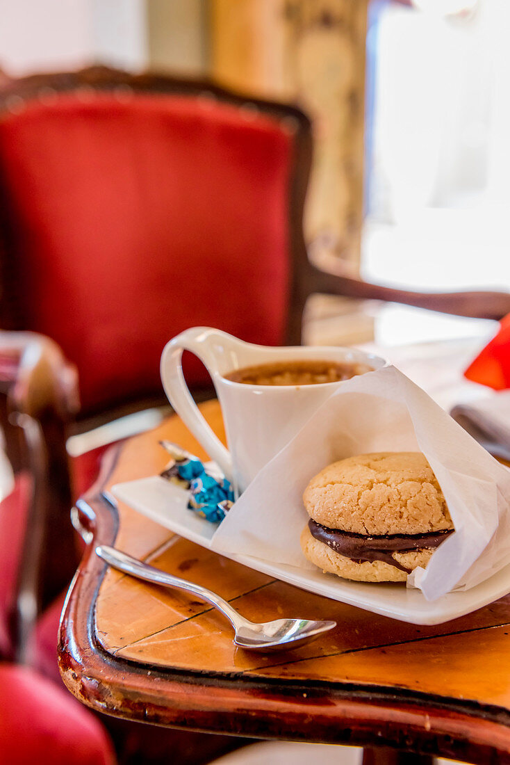 Espresso im Café Casa Del Gelato in Caorle, Venetien, Italien