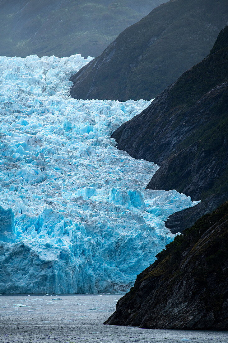 Right edge view of a massive glacier, Garibaldi Glacier, near Beagle Channel, Alberto de Agostini National Park, Magallanes y de la Antartica Chilena, Patagonia, Chile, South America
