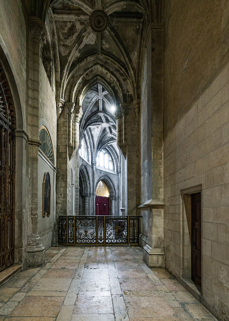 Interior view of Se de Lisboa cathedral in Lisbon, Portugal