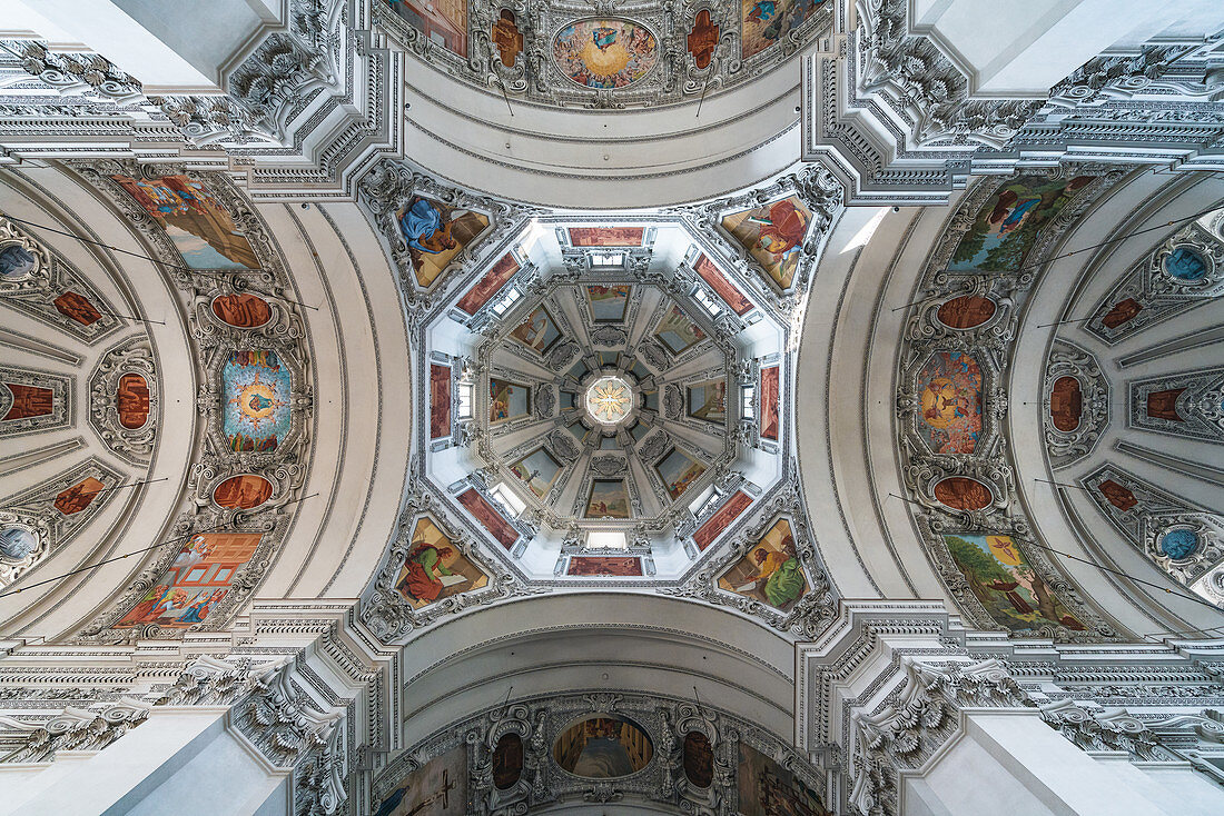 Blick auf die Kuppel des Salzburger Doms, Salzburg, Österreich