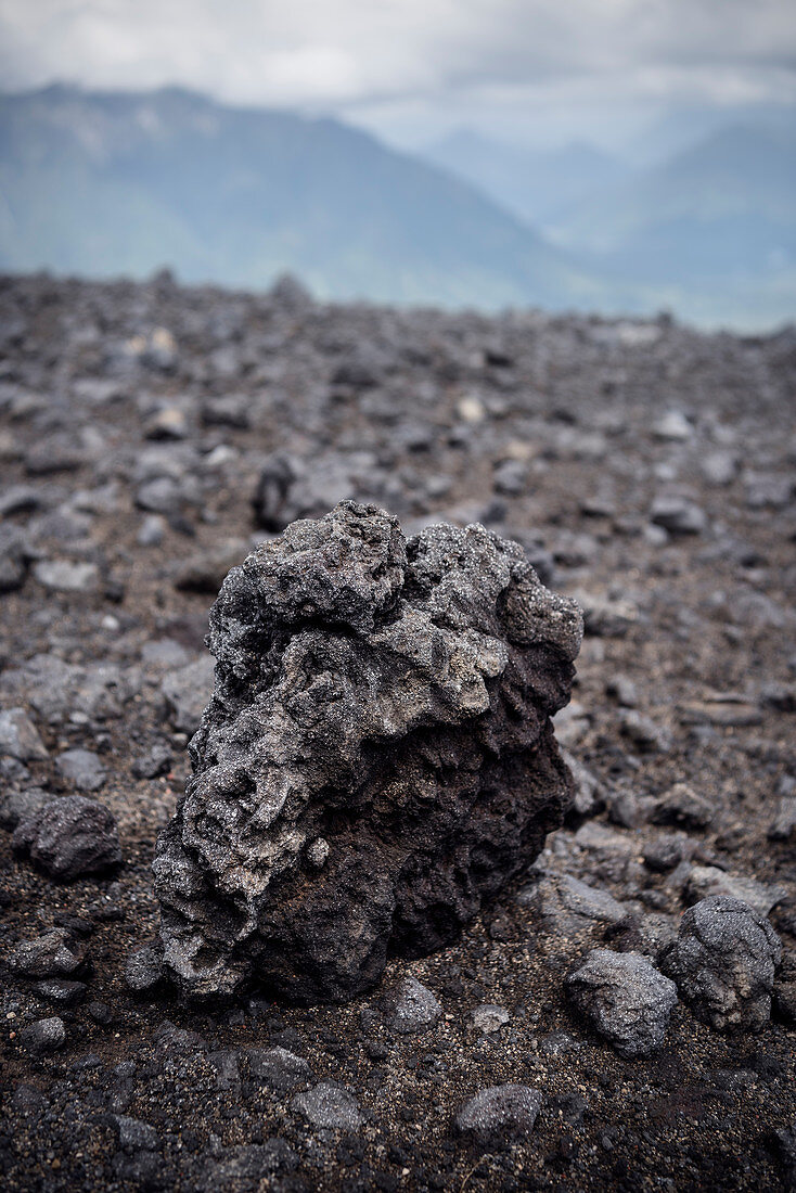 Detail von erkalteter Lava des Osorno Vulkans, Region de los Lagos, Chile, Südamerika