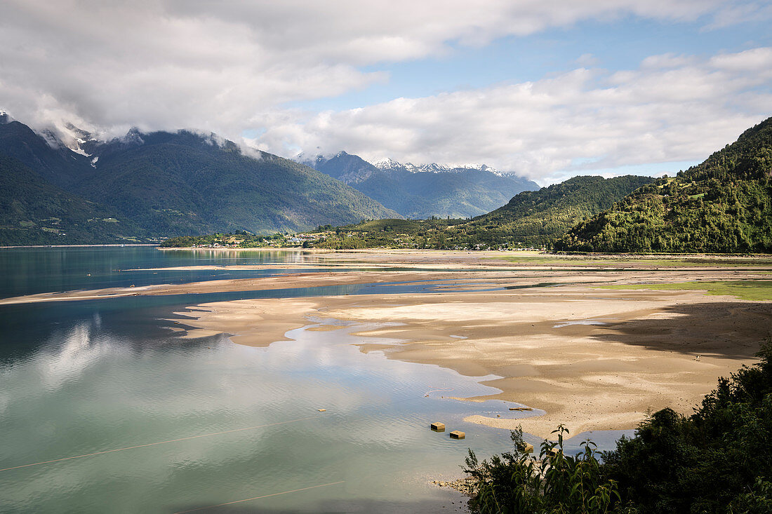 Fjord Estero Reloncavi bei Ebbe, Region de los Lagos, Chile, Südamerika