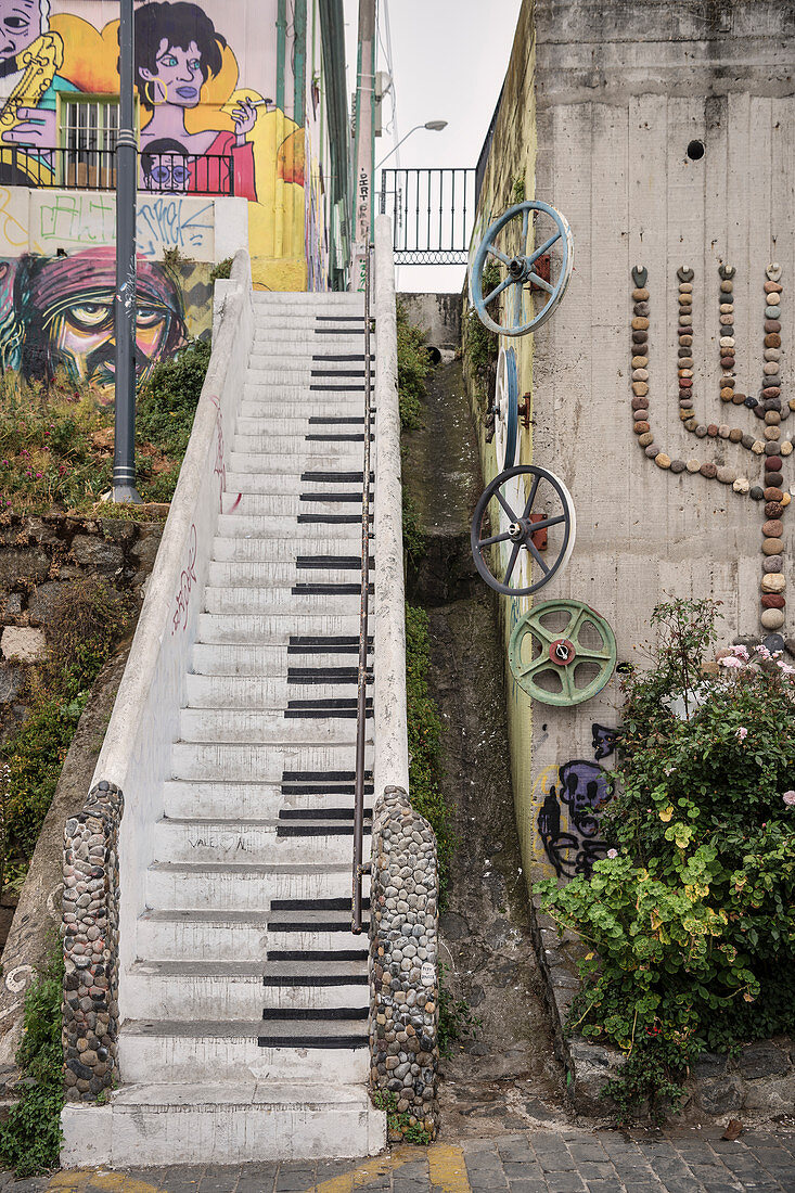 Streetart bei Lutherischen Kirche von Valparaiso, Chile, Südamerika