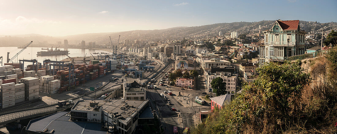 View from the &quot;Ascensor Artilleria&quot; (elevator to the city's hills) of the port city of Valparaiso, Chile, South America