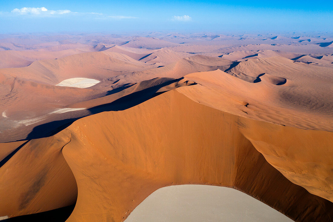 Luftaufnahme des Deadvlei, Namib Naukluft Park, Namibia