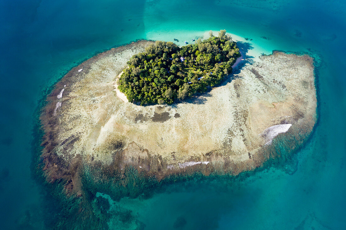 View of the island of Lissenung, New Ireland, Papua New Guinea