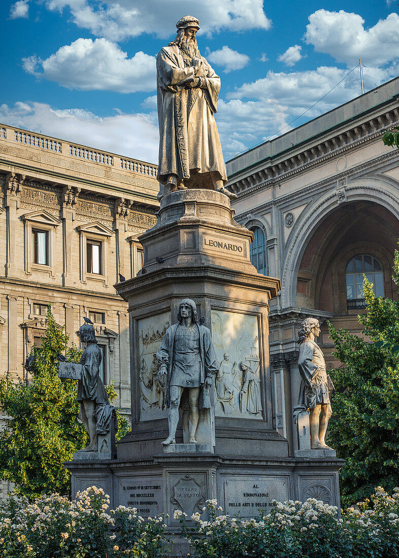 Statue of Leonardo da Vinci in Piazza della Scala, Milan, Italy