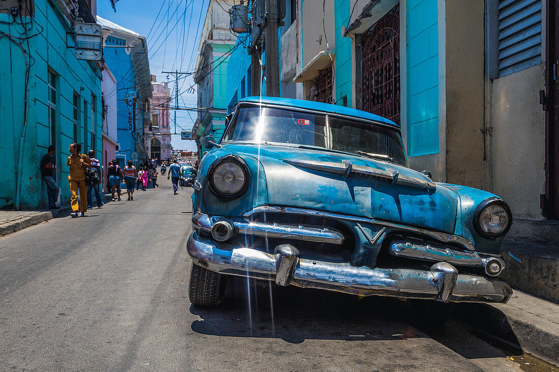 Vintage cars in the streets of Santiago de Cuba, Cuba
