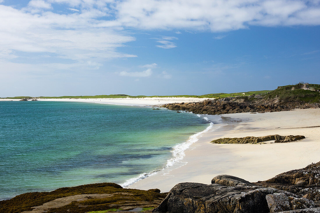 Strand an der Gurteen Bay, Roundstone, Grafschaft Galway, Irland