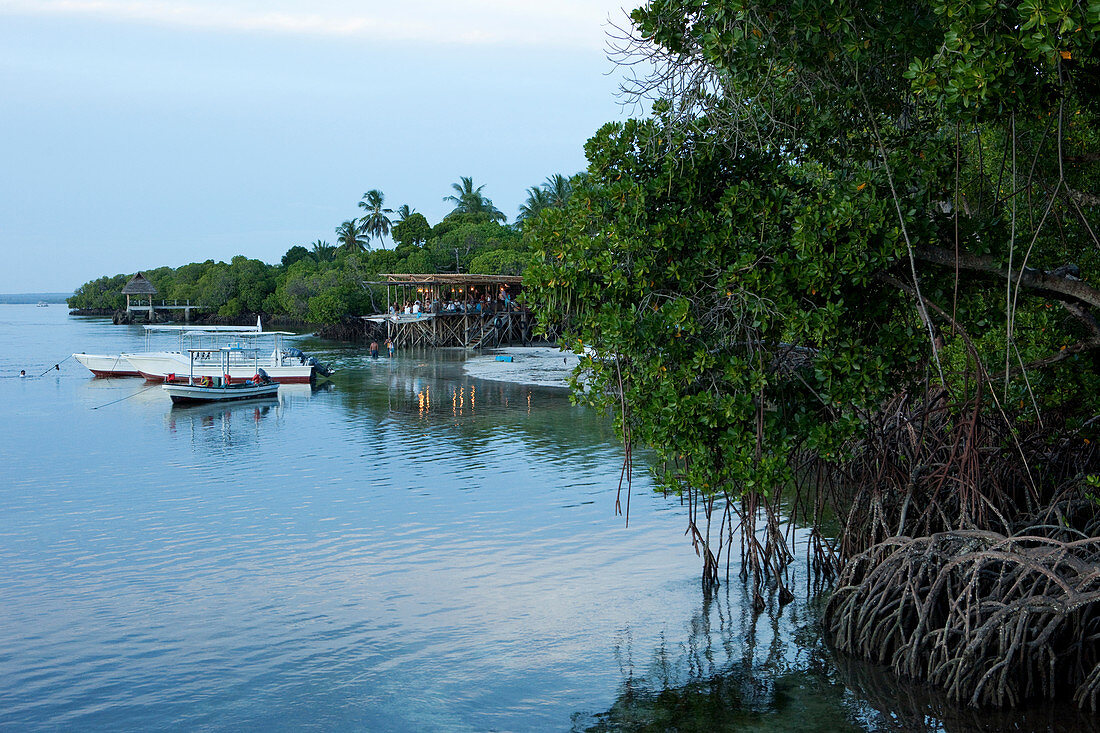 Lichthaus Bar des Temple Point Resorts, Watamu, Mida Creek, Malindi, Kenia