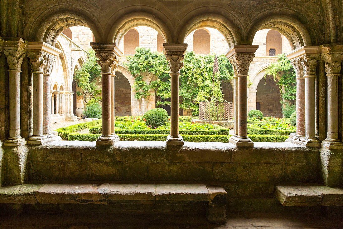France, Aude, Le Pays Cathare (Cathar country), Narbonne, a galery of the cloister in Sainte Marie de Fontfroide abbey church