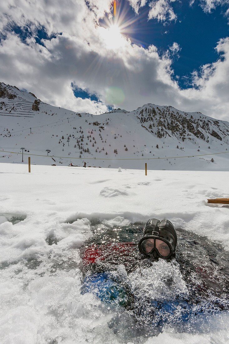 Frankreich, Savoie, Tignes, Eistauchen