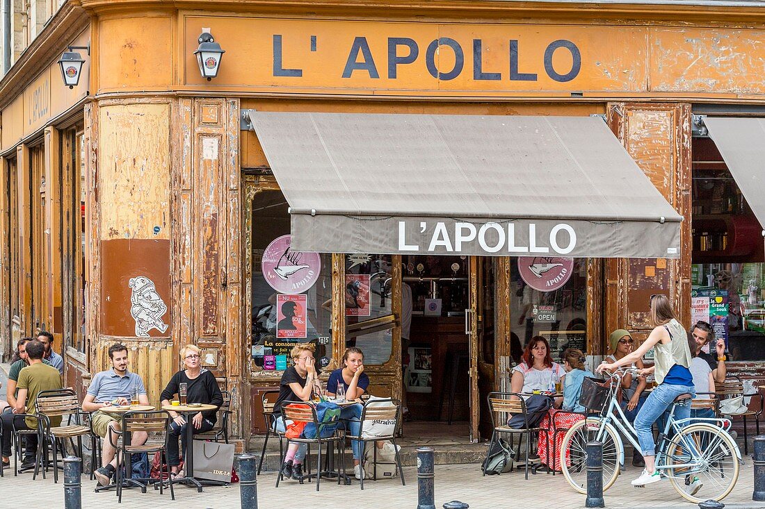 Frankreich, Gironde, Bordeaux, UNESCO-Weltkulturerbegebiet, Place Fernand Lafargue, Bar L'Apollo gegründet 1997