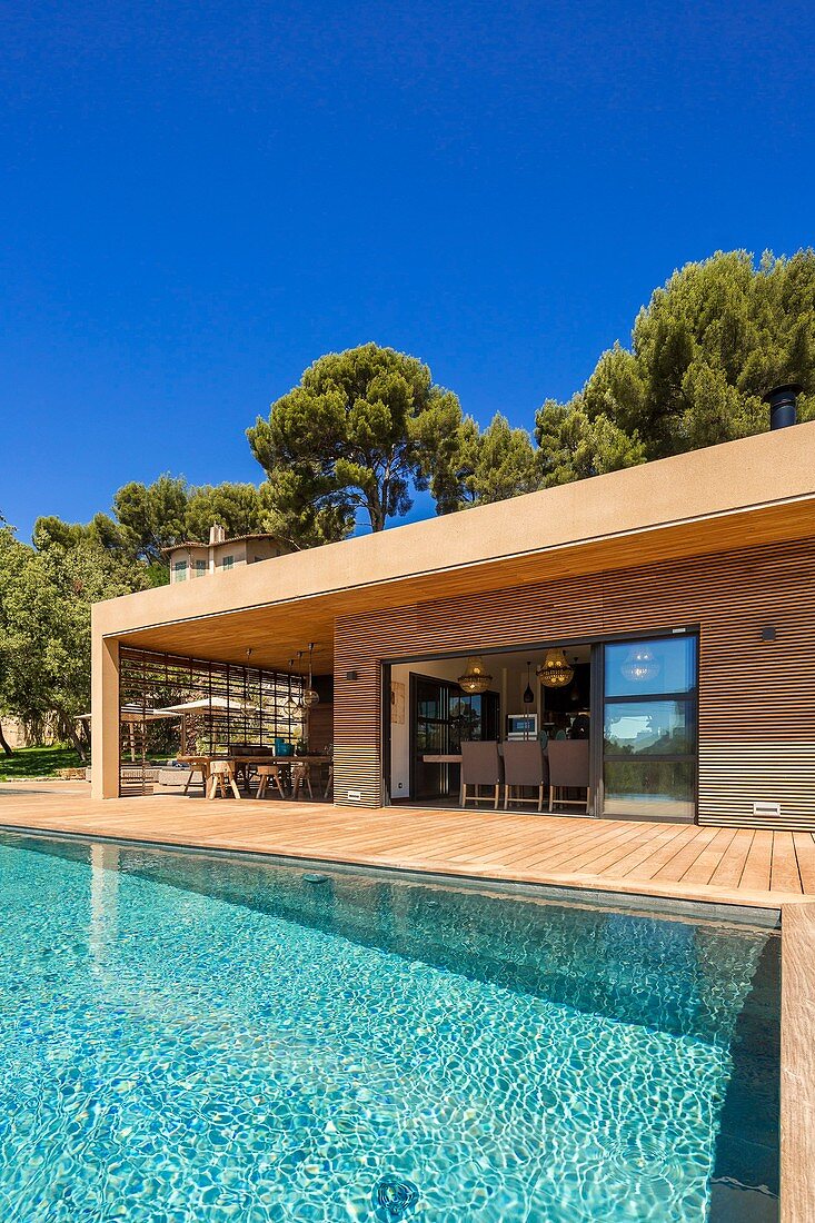 France, Bouches du Rhone, Cassis, contemporary house, subtle blend of wood and stone