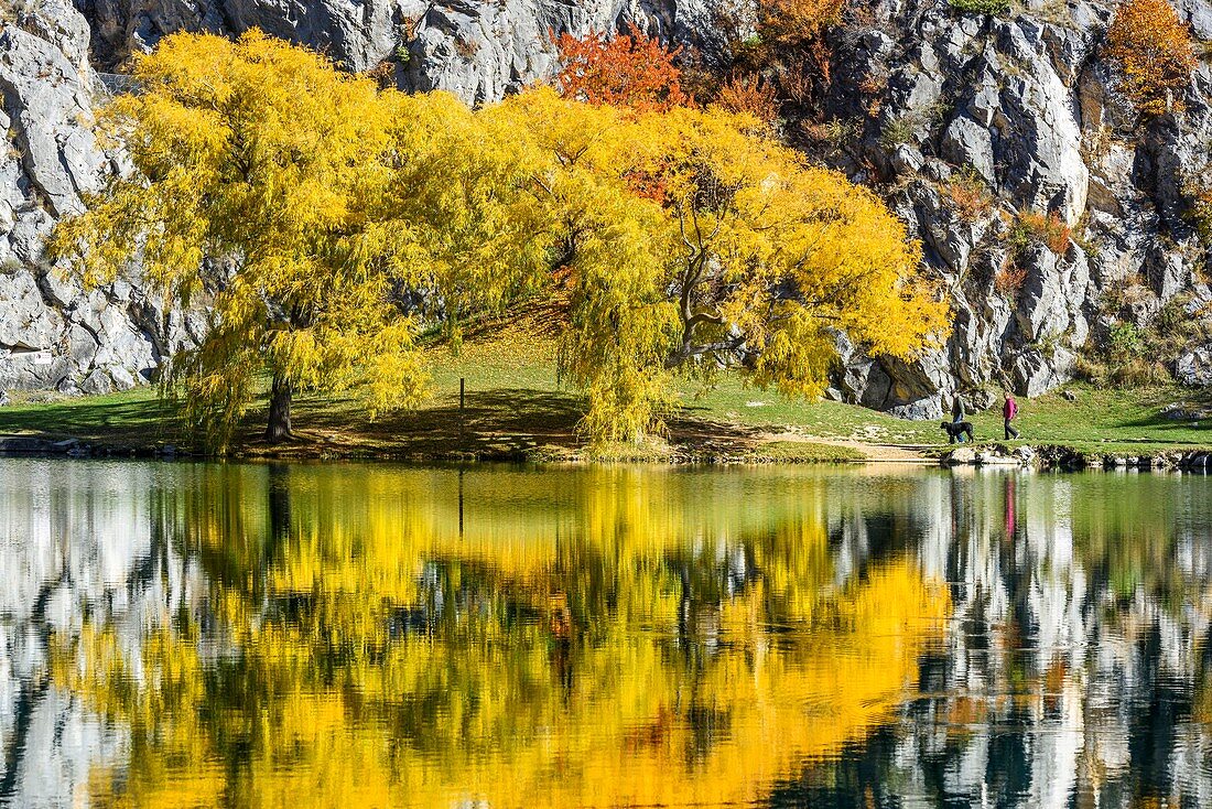 France, Hautes-Alpes, Pays des Ecrins, Durance valley, La Roche-de-Rame lake