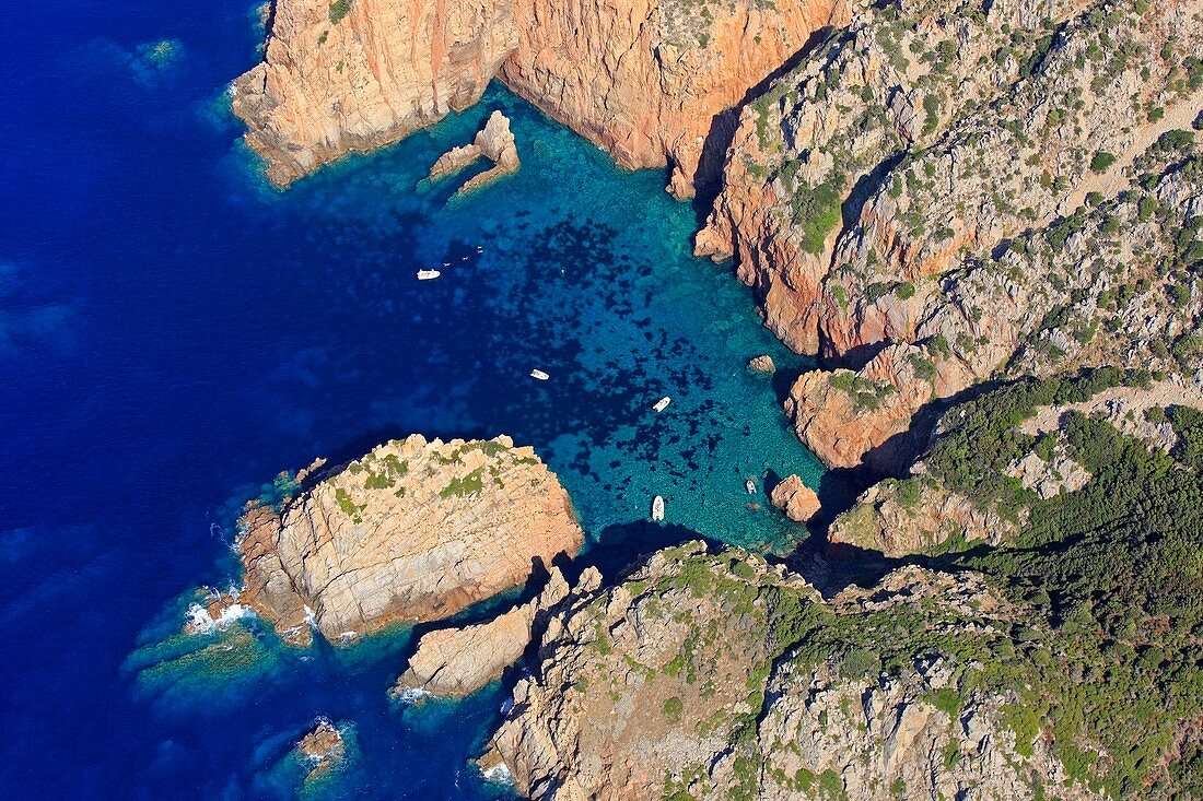 Frankreich, Corse-du-Sud, Deux Sevi, Piana, Golf von Porto, Cap Rosso (Luftaufnahme)