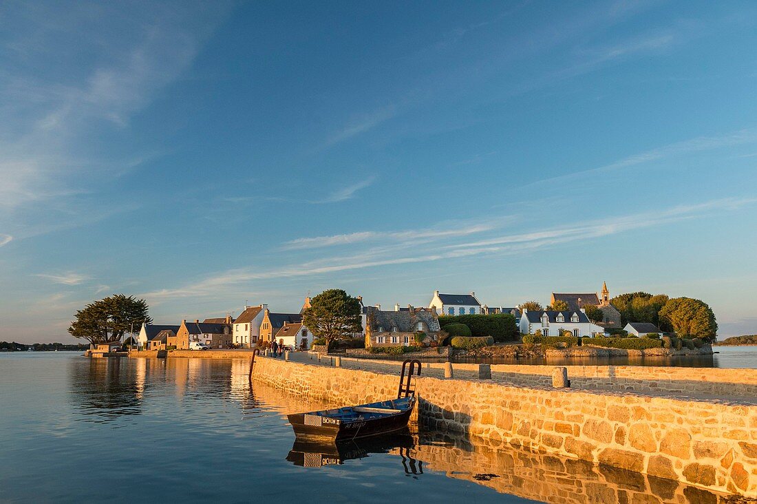 France, Morbihan, Belz, river of Etel, Saint Cado at sunset