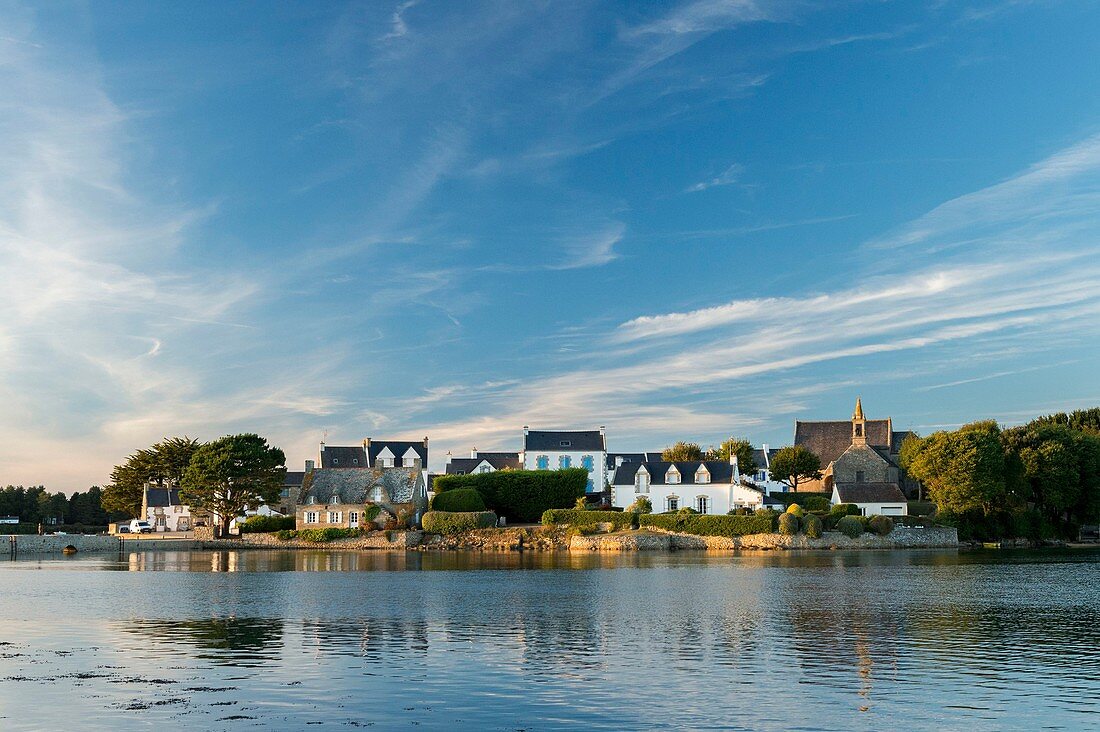 France, Morbihan, Belz, river of Etel, Saint Cado at sunset