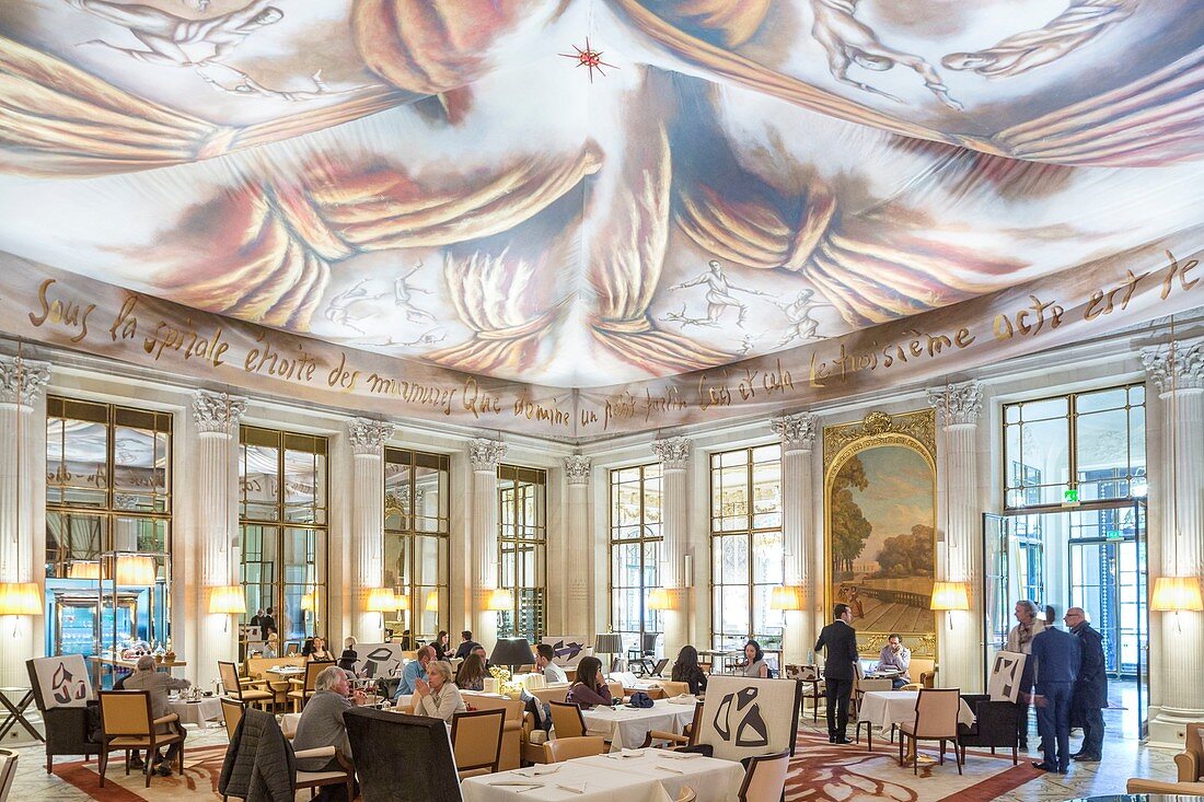 France, Paris, Rue de Rivoli, luxury hotel Le Meurice founded by Augustin Meurice in 1838 and frequented by Jean Cocteau, Queen Victoria, Ernest Hemingway, Pablo Picasso, Andy Warhol ..., Le Dali restaurant decorated by Philippe Starck