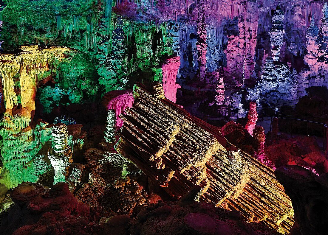 France, Gard, Mejannes le Clap, La Salamandre Cave, colorful fairyland