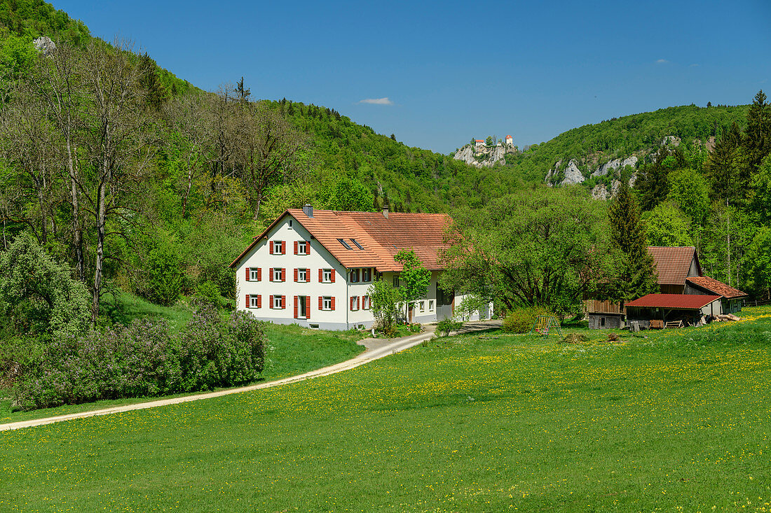 Bauernhaus im Donautal, Donautal, nahe Beuron, Donau-Radweg, Baden-Württemberg, Deutschland