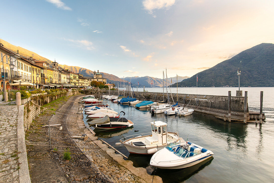 Hafen von Cannobio, Lago Maggiore, Piemont, Italien