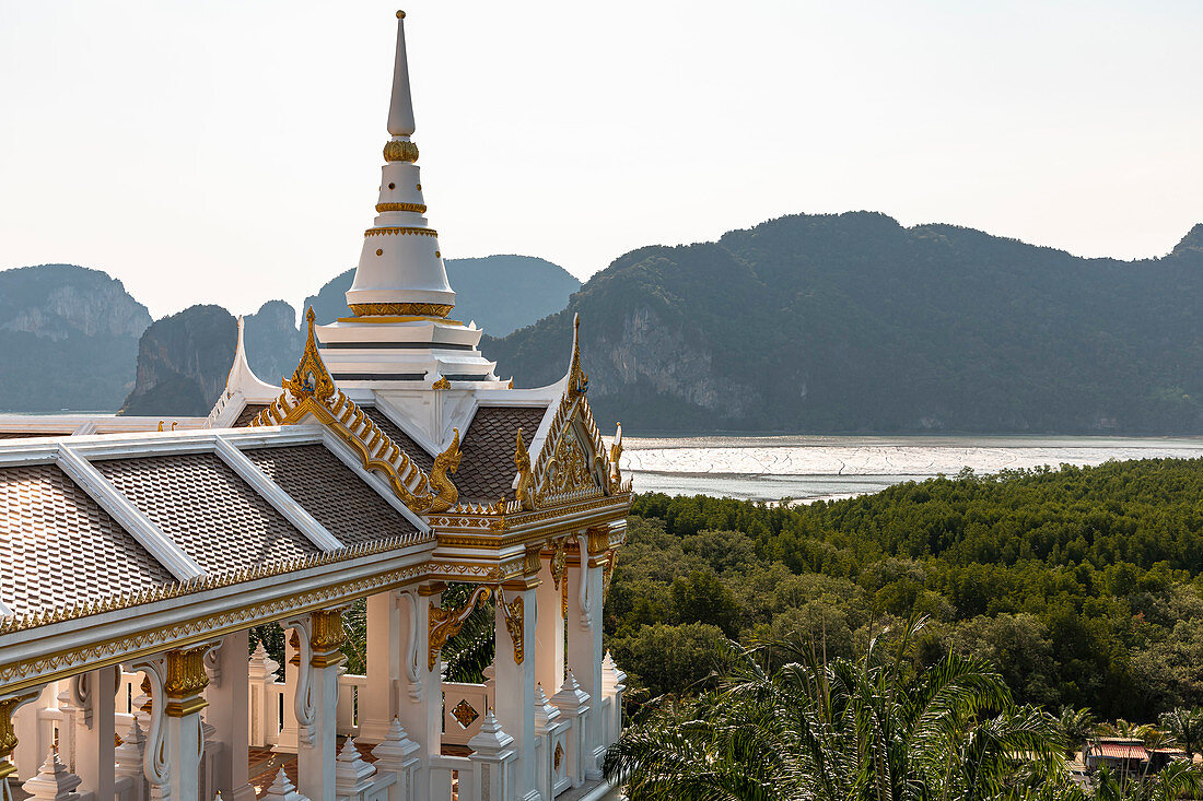 Wat Laem Sak - Tempel an der Phang Nga Bucht, Laem Sak, Krabi Region, Thailand