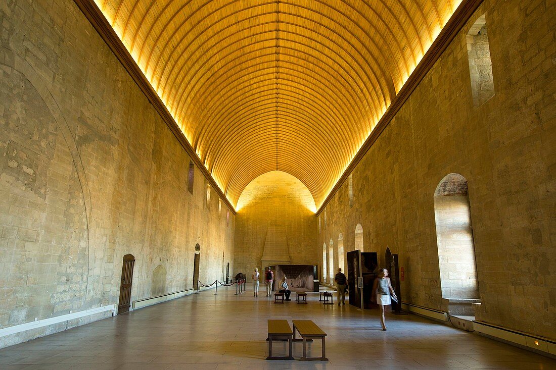 Frankreich, Vaucluse, Avignon, Palais des Papes (14. Jahrhundert), von der UNESCO zum Weltkulturerbe erklärt, der Grand Tinel (Speisesaal)