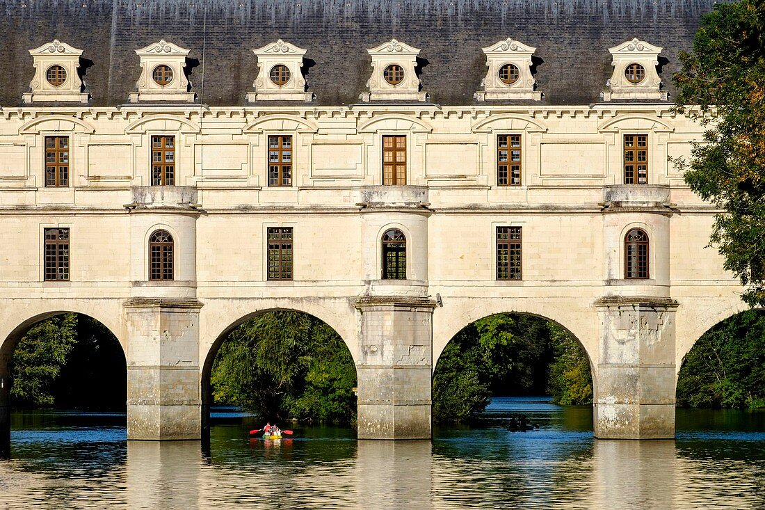 Frankreich, Indre-et-Loire, Schloss von Chenonceau, erbaut zwischen 1513 - 1521 im Renaissancestil über dem Fluss Cher