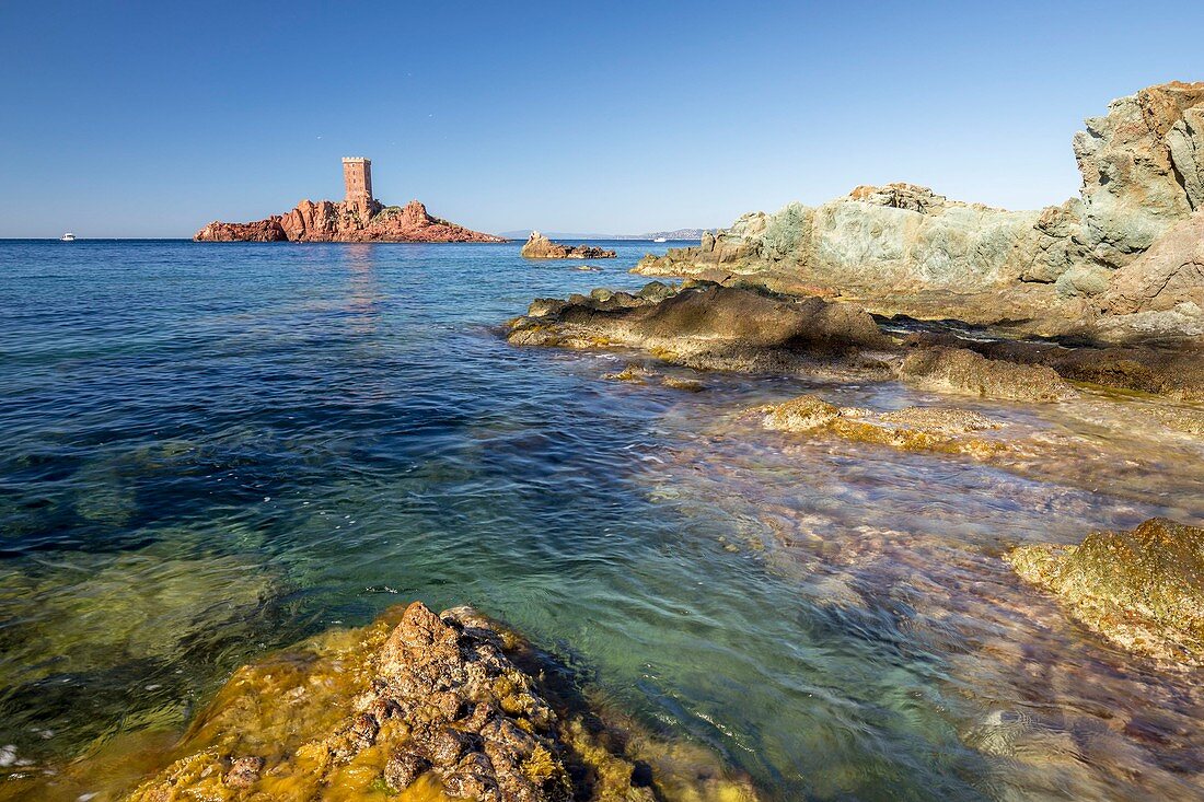 Frankreich, Var, Saint Raphael, Kap von Dramont, der Turm der Ile d'Or