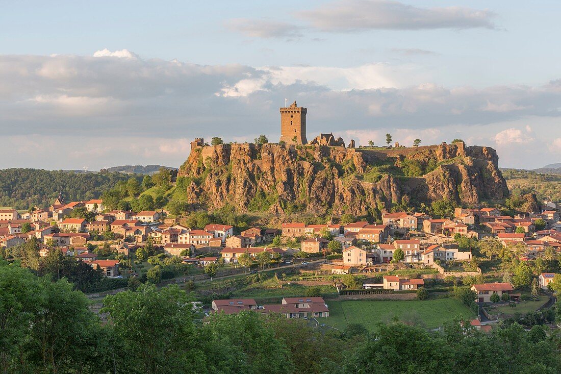 Frankreich, Haute-Loire, Polignac, die mittelalterliche Festung, Loire-Tal