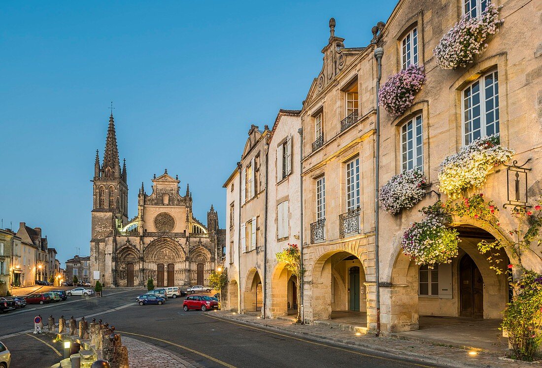 France, Gironde, Bazas, stage on the way of Santiago de Compostela, Cathedral square, Saint-Jean-Baptiste cathedral