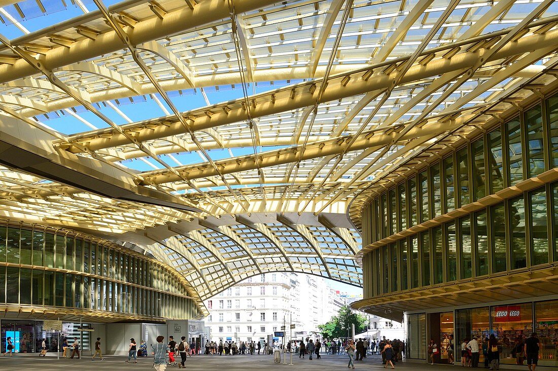 Frankreich, Paris, La Canopée aus Glas und Metall, entworfen von Patrick Berger und Jacques Anziutti und eingeweiht am 5. April 2016