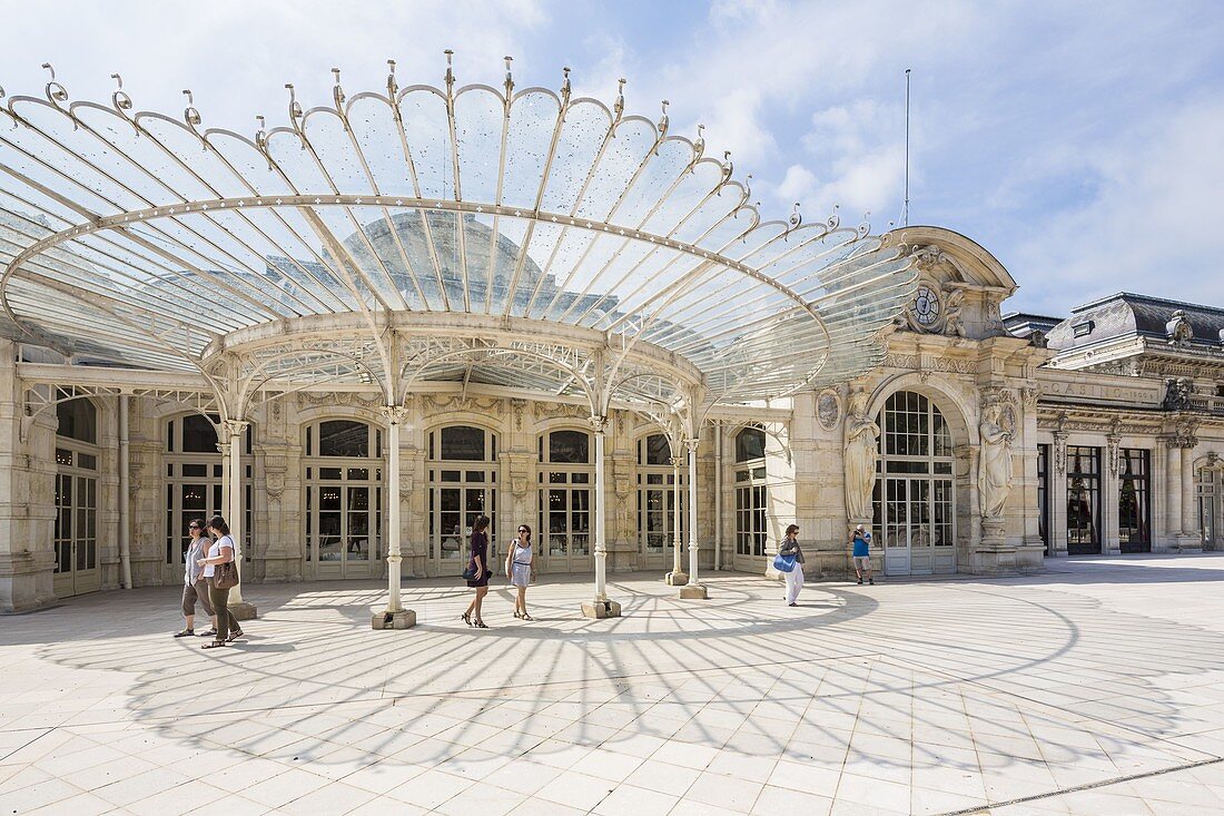 Frankreich, Puy-de-Dôme, Vichy, Palais des Congres und Opernhaus Vichy