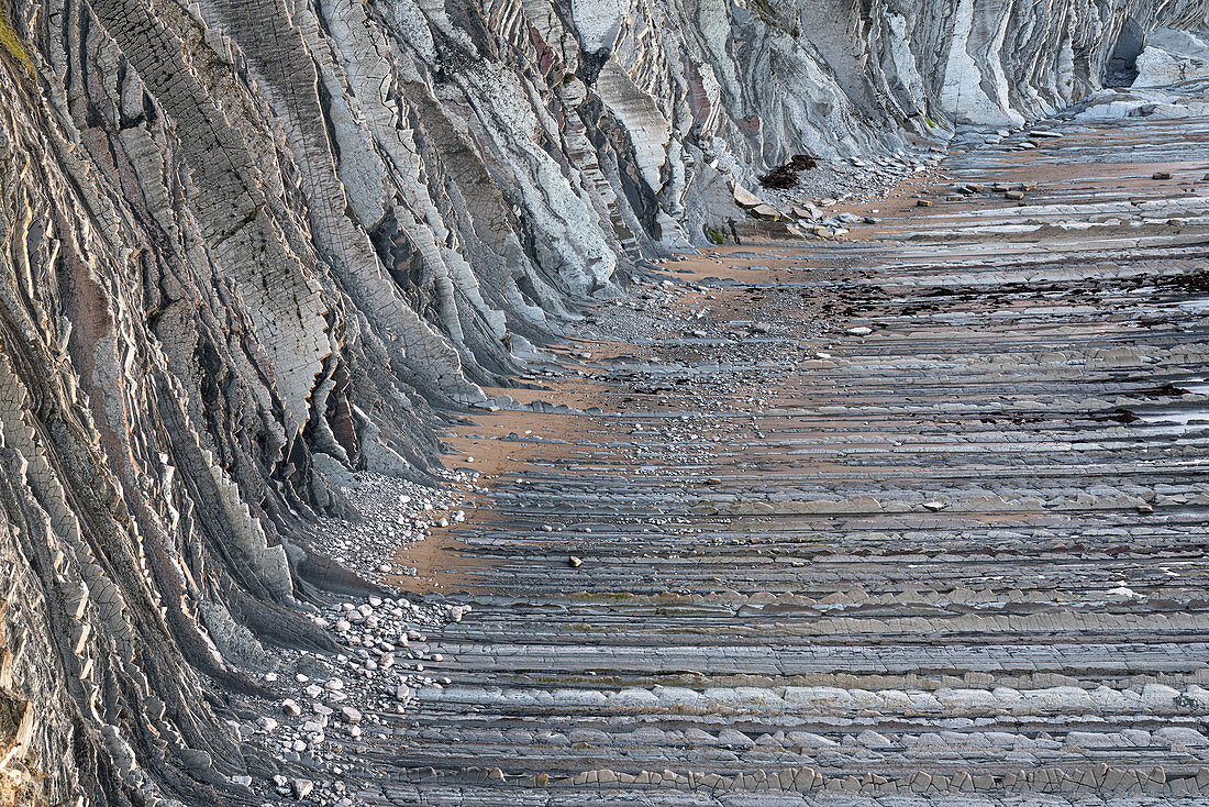 Itxaspe, Gipuzkoa, Baskenland, Spanien, Flysch am Playa Sakoneta