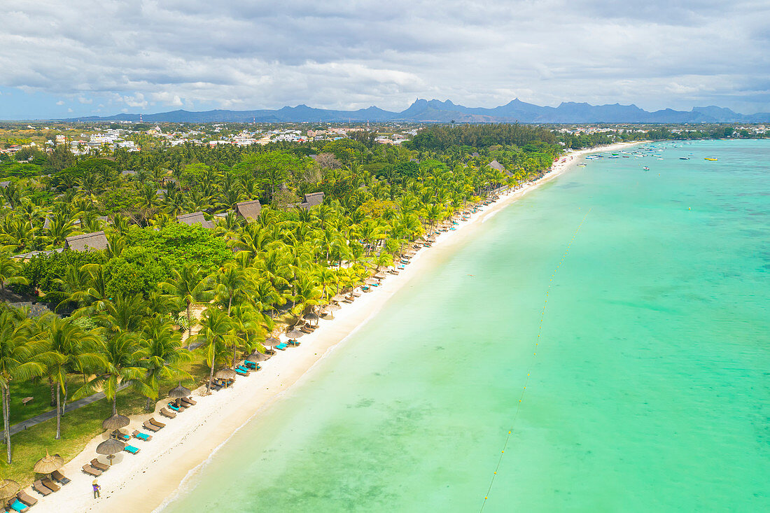 Luftaufnahme von Troux aux Biches Strand, Mauritius, Indischer Ozean, Afrika