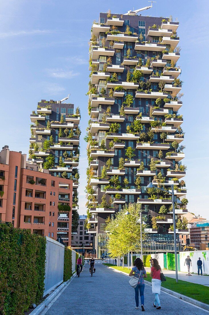 Italy, Lombardy, Milan, Il Bosco Verticale, two towers drawn by Boeri Studio they possess 8900m2 of standing terraces of 900 trees