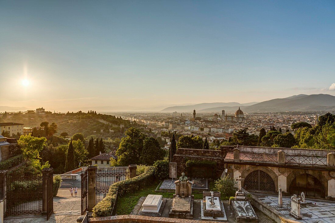 Italien, Toskana, Florenz, Historisches Zentrum, UNESCO-Weltkulturerbe, Panoramablick auf die Stadt von der Basilika San Miniato al Monte
