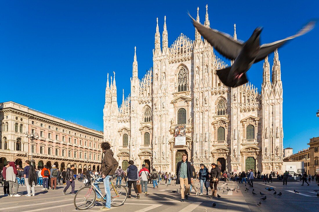 Italy, Lombardy, Milan, Piazza del Duomo, the Cathedral of the Nativity of the Holy Virgin (Duomo) built between the 14th century and the 19th century is the third largest church in the world