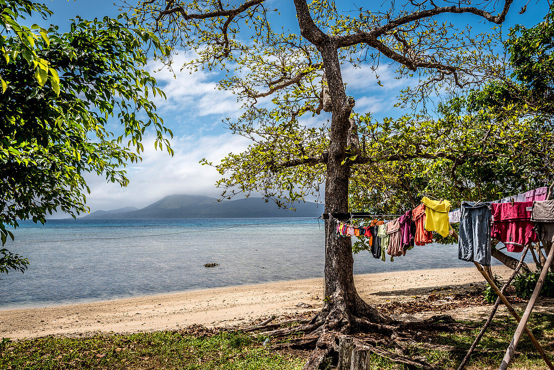 Wäscheleine am Strand auf Efate, Vanuatu, Südsee, Ozeanien