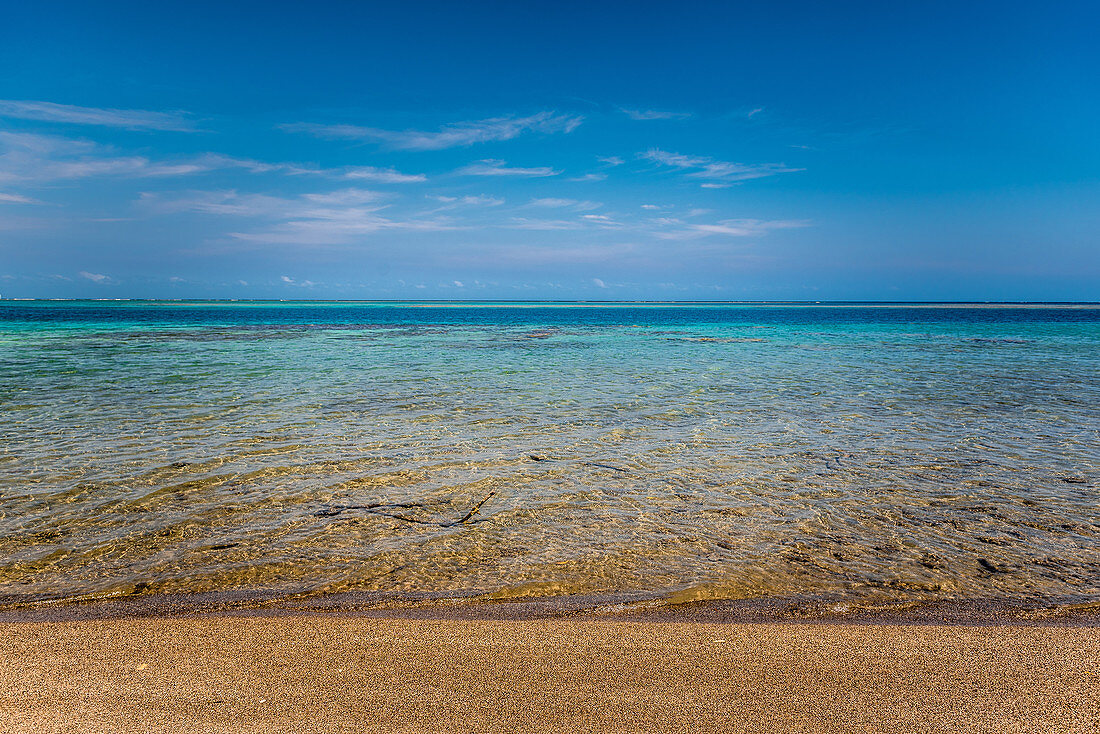 Himmel, Meer und Strand auf Malekula, Vanuatu, Südsee, Ozeanien