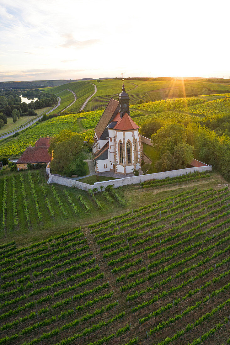 Luftbild von Maria im Weingarten bei Volkach, Kitzingen, Unterfranken, Franken, Bayern, Deutschland, Europa