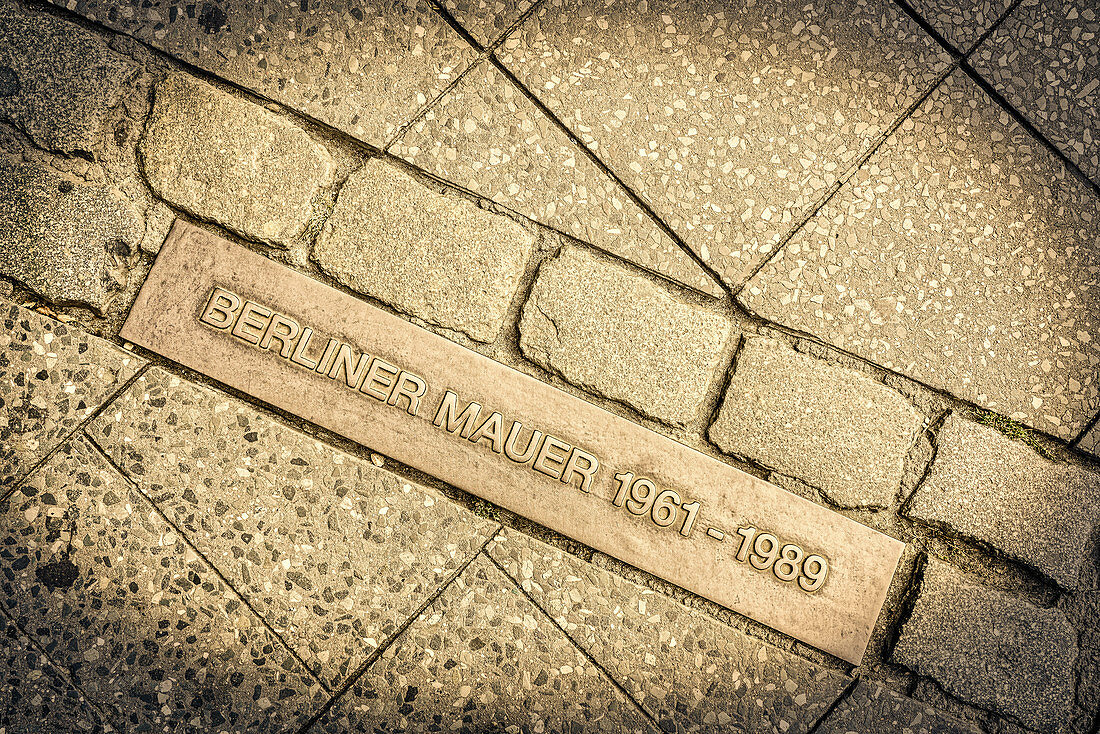 Berliner Mauer 1961-1989, Gedenkschild, Bernauer Straße, Prenzlauer Berg, Berlin, Deutschland