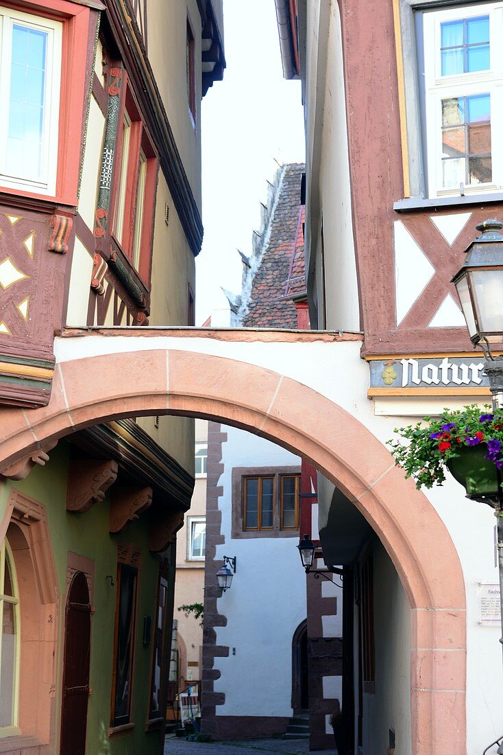in the old town, Wertheim am Main, old town, alley, middle ages, arch, half-timbered, Taubertal, Württemberg, Germany