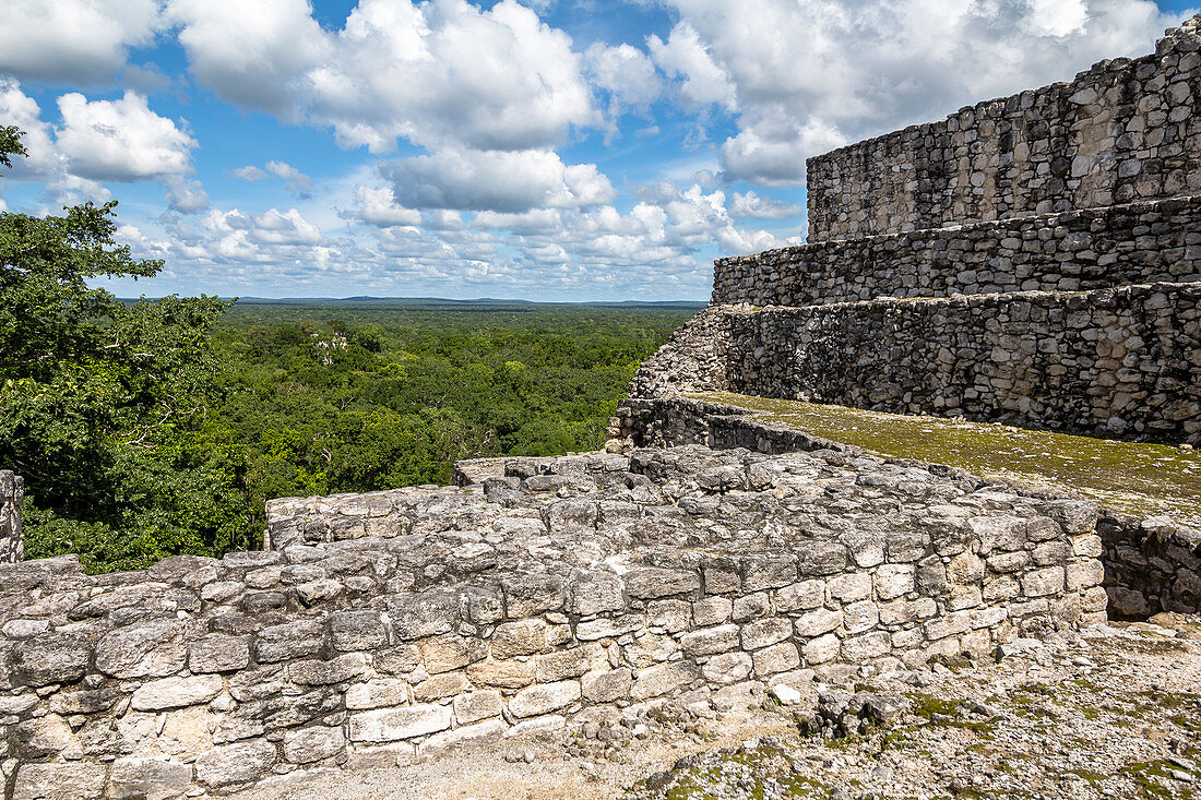 Calakmul Tempel Gelände im Dschungel, Yucatan Halbinsel, Mexiko