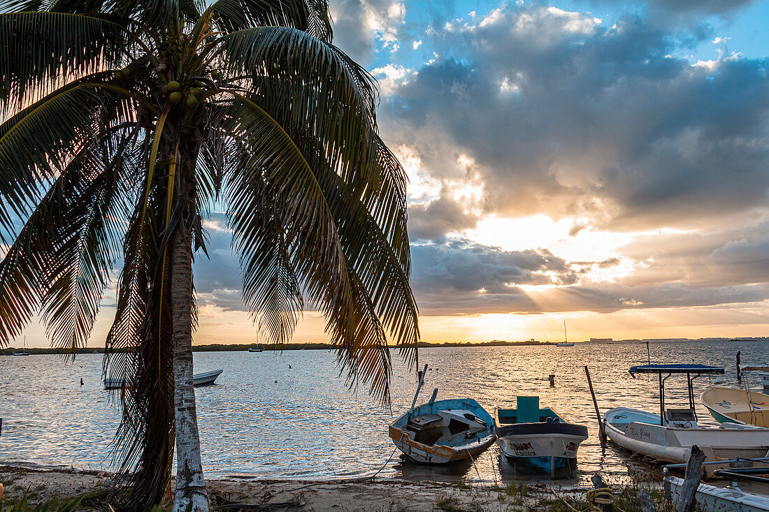 "Isla Mujeres" bei Sonnenuntergang, Quintana Roo, Yucatan Halbinsel, Mexiko