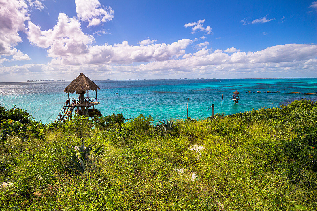 Blick über Küste und türkisblaues Wasser von "Isla Mujeres", Quintana Roo, Yucatan Halbinsel, Mexiko