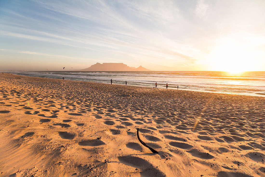Bloubergstrand (Blouberg Beach) in Cape Town at sunset, Cape Town, South Africa